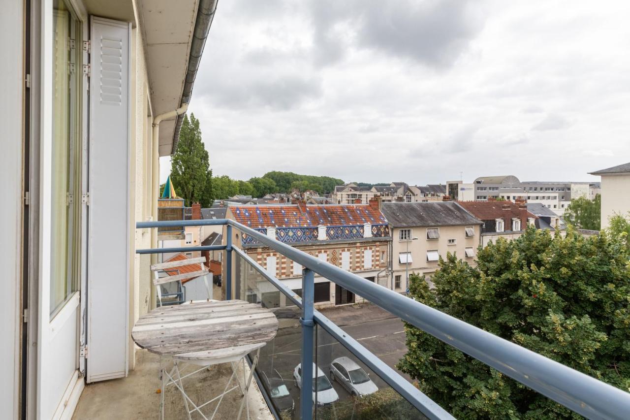 Appart T3 Bien Situe A Bourges + Wifi Buitenkant foto