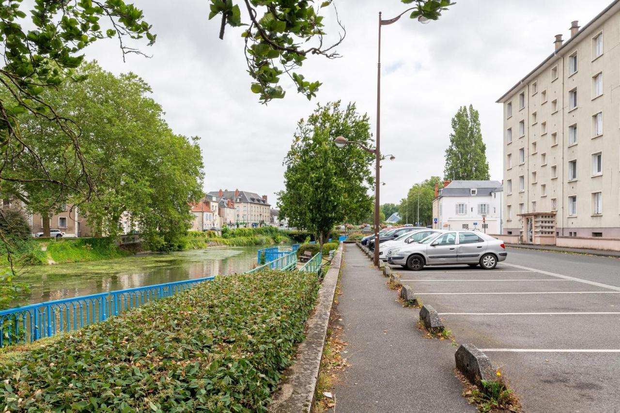 Appart T3 Bien Situe A Bourges + Wifi Buitenkant foto
